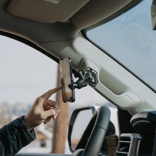 رام حامل مع رمانة يتناسب مع أجهزة ايفون 13 - 13 بر...