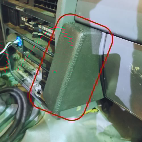 كودا قاعدة جلد أسود لنيسان باترول Y60 -081025