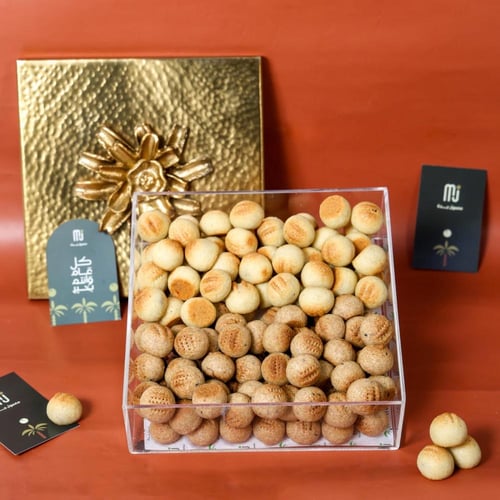 علبه اكريلك بغطاء ذهبي