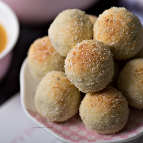 معمول التمر بتغطية جوز الهند