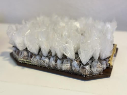 صينبة كبيرة فخمة اكريلك مع خشب كيلوين ١٠٠ حبة تمر...