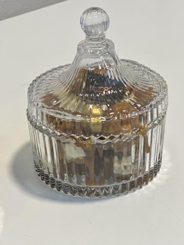 تمرية قزاز صغير تقريبا ربع كيلو حول١٥ حبة سكري مكش...