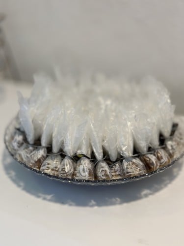 صينية دائرية اكريلك شفاف كيلوين ونص 125حبه تمر سكر...