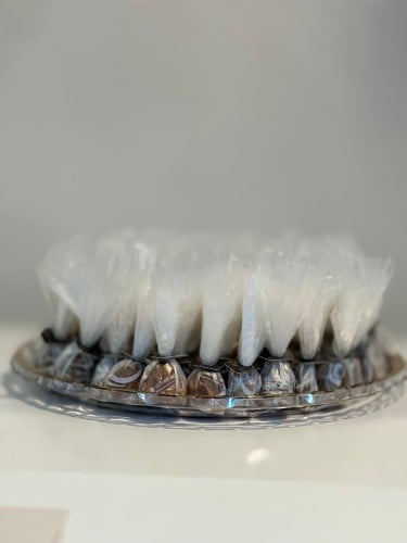 صينبة اكريلك كيلوين ونص ١٢٥ حبة تمر سكري محشي ومغل...