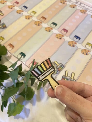 لوحة الوان التميز في بنان الطفولة للفتيات