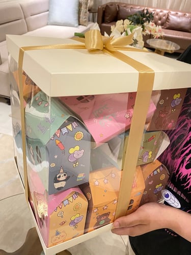 صندوق الهدايا الكبير مفرغ بدون تعبئة