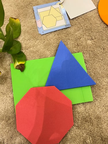 نشاط التطابق للاشكال الهندسية ( ثمانية بطاقات مغلف...