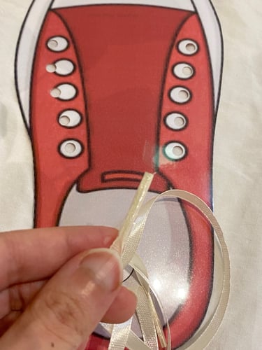 اعتماد على النفس نشاط لضم الحذاء لتعليم ربط خيوط ا...