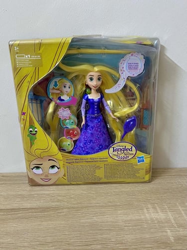 نادر/دمية رابونزل المتكلمة مع حيوانها الاليف باسكا...