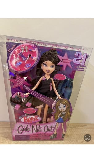 براتز-دُمية شخصية دانا