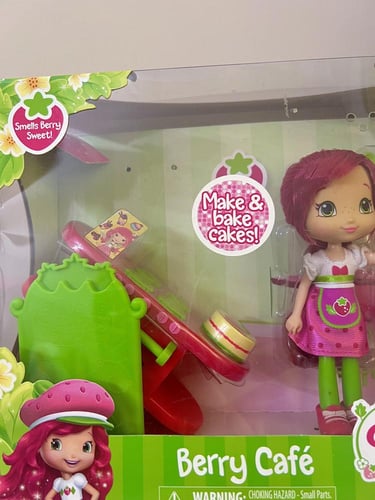 نادر/دمية ستروبيري شورت كيك برائحة الفراوله+مطبخ س...