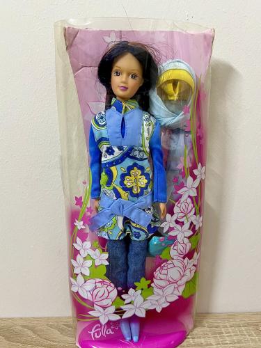 نادر جدا / دمية فلة بالرداء الازرق من مجموعة الموض...