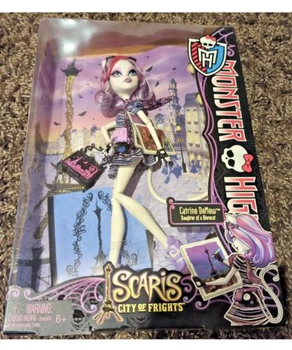 دُمية مونستر هاي/scaris city of frights2012