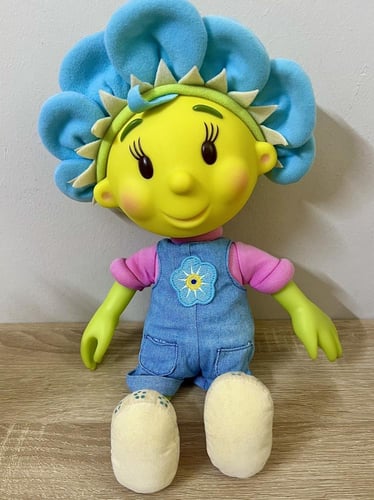 نادر جدا / دمية شخصية فيفي"اصدار سنة 2006”مستعملة...