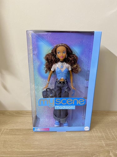 ماي سين/ دمية شخصية ماديسون