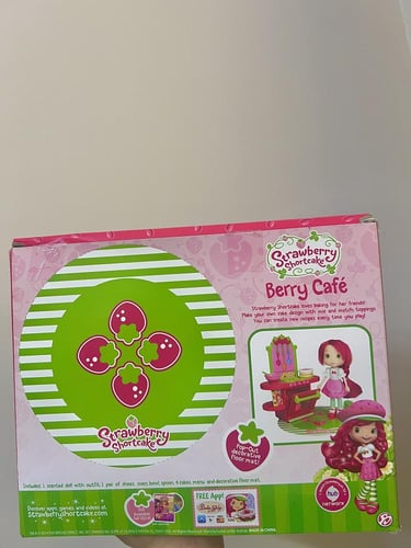 نادر/دمية ستروبيري شورت كيك برائحة الفراوله+مطبخ س...