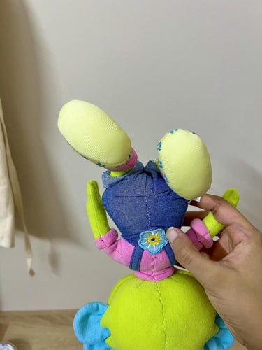 نادر جدا / دمية فيفي المحشوة"اصدار سنة2004”مستعملة...