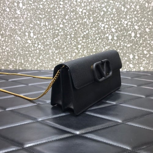 فالنتينو كروس بودي