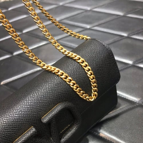 فالنتينو كروس بودي