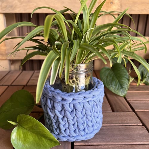 سلة كروشيه مع فازه زجاج