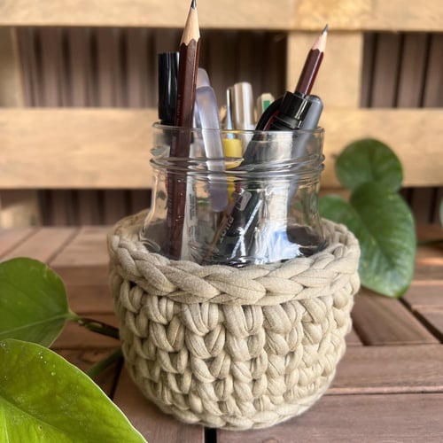 سلة كروشيه مع فازه زجاج