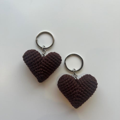 ألوان ميدالية كروشيه قلوب