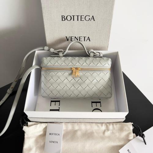 Small Bottega bag
