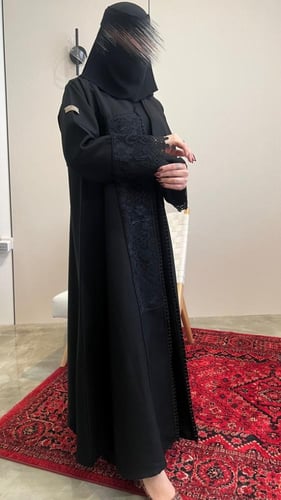 عباية شك كريب ملكي بشك يدوي كلفة فاخرة