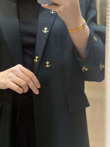 بليزر اسود مبطن بتفاصيل رسمية