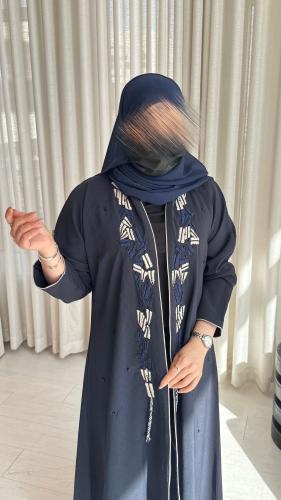 عباية كريب بتطريز يدوي بارز ورسومات على القيطان مع...