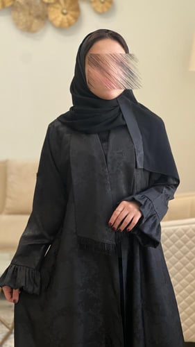 حربر ياباني الدرجه الاولى مشجر بياقه طرف شك ناعم