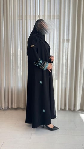 عباية كرريب تطريز شك يدوي ع الاكمام والعباية