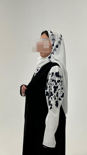 قماش كريب كم مطرز