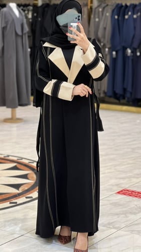 عباية كريب سيراميك مع ياقه وحزام