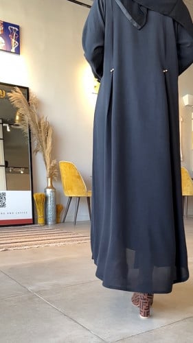 عباية لينن ناعم مع كسرات بأزرار ذهبيه انيق