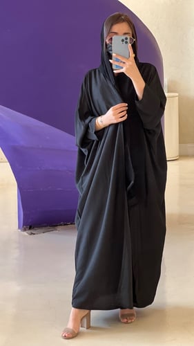 عباية حرير مغسول نص بشت اسود سادة