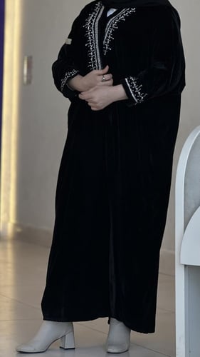 عباية مخمل نص بشت بشك يدوي فاخر