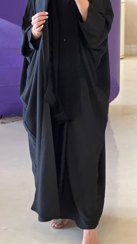 عباية حرير مغسول نص بشت اسود سادة