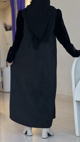 شموه مع اكمام والياقه مخمل الكم بف كسرات خفيفه