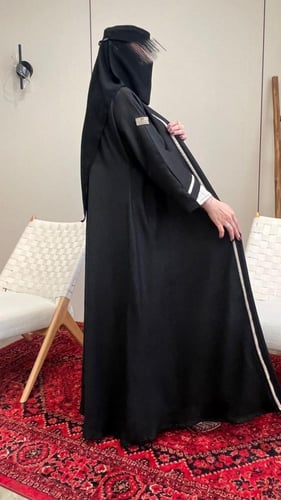 عباية كتان تطريز شك يدوي ع الاكمام قلاب