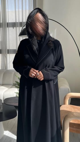 كريب سراميك بياقة مع دق انيق