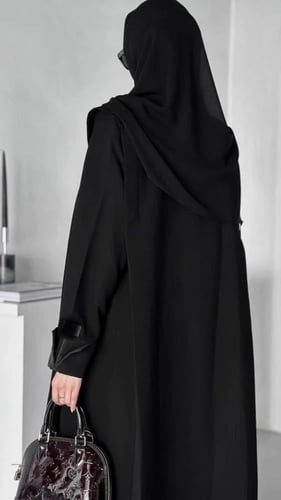 عباية رسمي كريب سيراميك ملكي بياقة تفته وقصة A كلو...