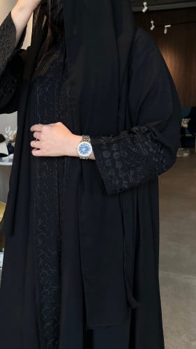 عباية لينن كلوش كم مربع مع تطريز اسود