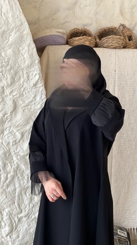 عباية كريب بياقه مع كسره فالظهر وتول فالاكمام