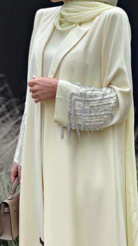 عباية تفته حرير بياقة مع شك فالكم