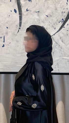 تفته بياقة وشك كريستال فالاكمام