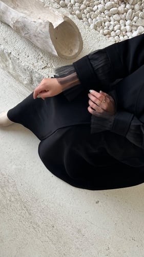 عباية كريب بياقه مع كسره فالظهر وتول فالاكمام