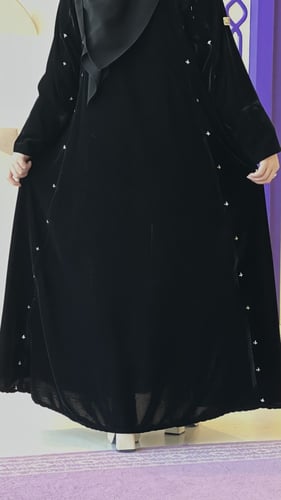 مخمل مع تطريز يدوي ناعم