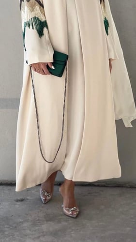 كريب باربي نص كلوش مع شك اهداب فالاكمام