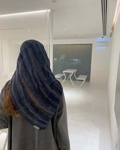 طرحه ازرق مخطط